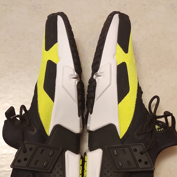 Nike Air Huarache Drift ‘Black/Volt’ Men's Size 8 Women's 10 - Picture 5 of 9